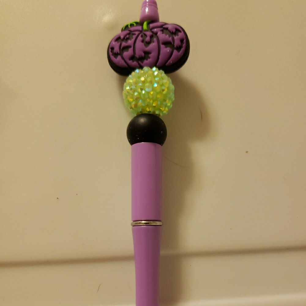 New Handmade Halloween Purple Pumpkin with Bats Focal Bead Beaded Pen